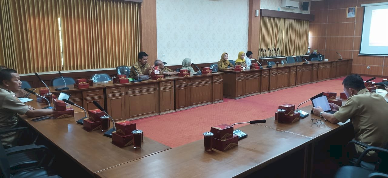 Kegiatan Rapat Tim Penyusun Kebijakan Pemanfaatan Barang Milik Daerah (BMD) untuk mendukung pengelolaan sampah di TPA Troketon